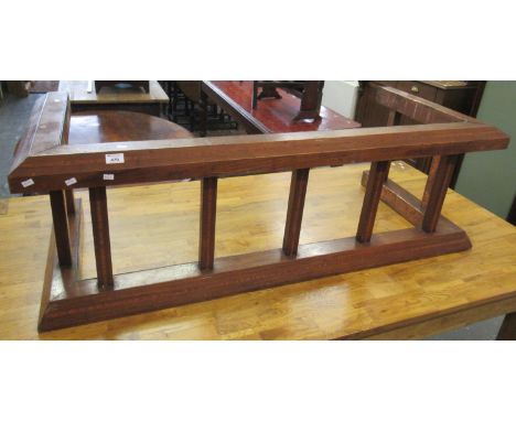Edwardian mahogany inlaid club fender. (B.P. 21% + VAT) L - 142cm D - 59cmH - 46cm approx.