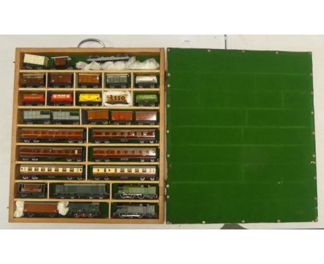 Selection of Hornby-Dublo OO Gauge Locomotives, Passenger  Carriages and Freight Carts to include 'Cornish Riviera Express' L