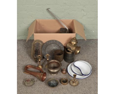 A large box of metalwares including brass coach light, brass and other metal vases, candlesticks, ash trays, enamel bowls, mi