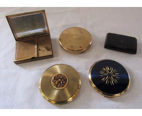 Selection of compacts inc Stratton and a musical compact &amp; a wooden snuff box
