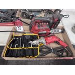 Lot Comprising MILWUAKEE 2646-20 Cordless Grease Gun w/ Battery and MILWAKEE 6852-20 Electric 18