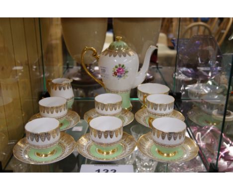 Roslyn china, a complete fifteen-piece tea service