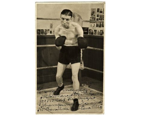 BOXING - HAND SIGNED VINTAGE ORIGINAL PHOTOGRAPH&nbsp;OF JOE CURRAN
Good condition apart from pin hole in top corner. 