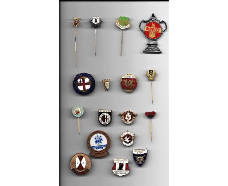 COLLECTION OF VINTAGE FOOTBALL BADGES X 17