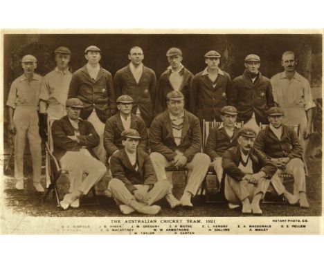CRICKET - 1921 AUSTRALIA TEAM GROUP ORIGINAL VINTAGE POSTCARD
Real photograph. 