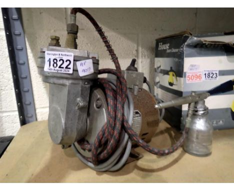 Fracmo paint sprayer/compressor. All electrical items in this lot have been PAT tested for safety and have passed. This does 