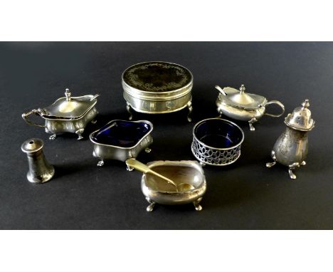 A group of eleven pieces of silver, comprising a turtle shell and silver circular form trinket box, 8 by 4.7cm high, a Georgi
