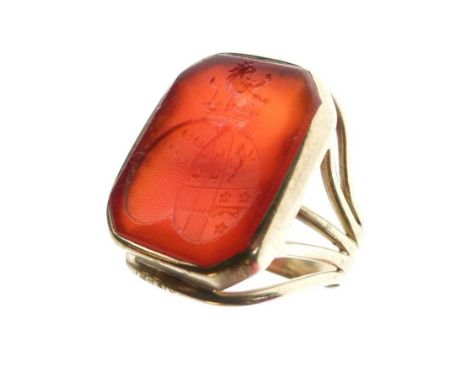 9ct gold Intaglio ring, size R, 9.5g gross approx