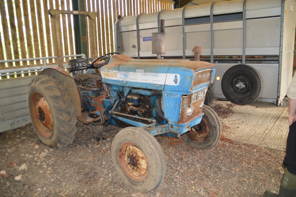Ford 3000 Super Dexta 2WD tractor. Registration GRT 947D. 11-28 rear ...