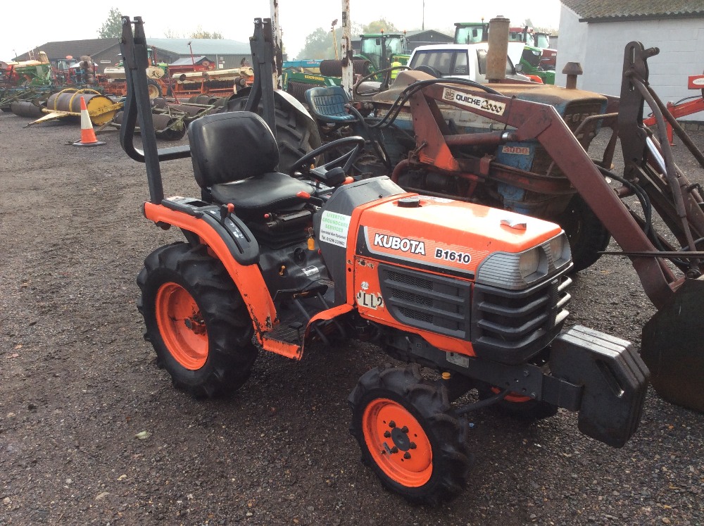 Kubota 1610 4WD compact tractor. 2007. 1395 hours.