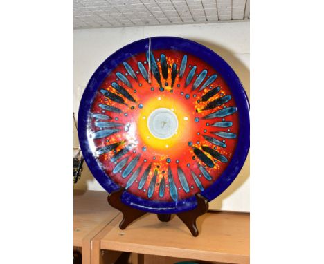 A BOXED POOLE POTTERY STUDIO THIRD MILLENNIUM LIMITED EDITION CHARGER, No 221 (scratched to base), with The Guild of Speciali
