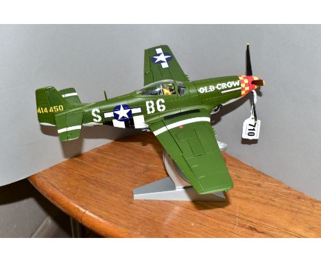 A BOXED CORGI CLASSICS AVIATION ARCHIVE WWII EUROPE AND AFRICA 1/32 SCALE P51D-10-NA MUSTANG, 'Old Crow', No AA34402, complet