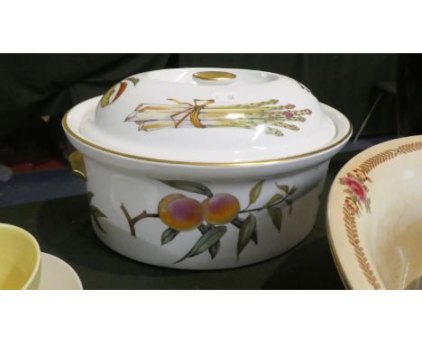 A Large Oval Royal Worcester Evesham Tureen, 31cm Wide 