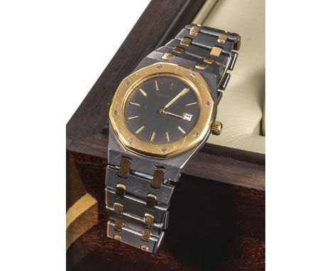 AUDEMARS PIGUET - a mid-size tantalum and rose gold Royal Oak bracelet watch reference 56175, grey dial with luminous gold ba
