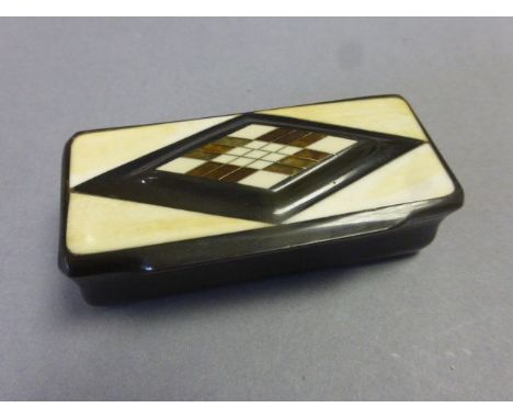 Art Deco horn snuff box with Ivory and stone inlaid lid