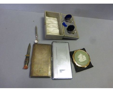 Bag of vintage items including agate handled page marker