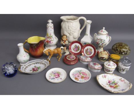 Collection of ceramics includes Hammersley caster, small fluted vase, small lidded pot and trinket tray, Aynsley fluted vase 