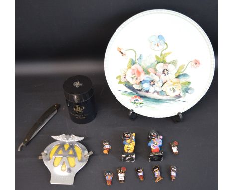 7 vintage Golly badges & 2 Robertson band figurines*, AA car badge, cut throat razor, John Player canister, signed hand-paint