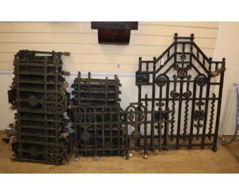A Victorian cast iron gate, W.93cm H.120cm and approximately 12m of railingsCONDITION: Good original condition, probably re-p