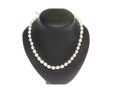 Rice shape freshwater pearl necklace