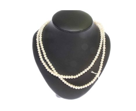 Long freshwater pearl necklace