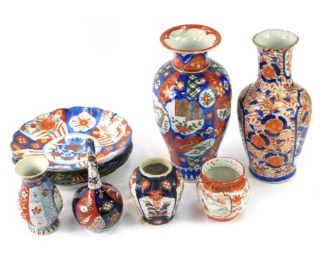 A group of Chinese porcelain, comprising three Imari dishes, bud vase, Kutani vase, etc. (1 tray)