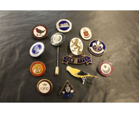 12 English non and lower league football club supporters enamel badges including Harrogate Railway Athletic and Hungerford To