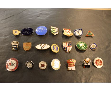 20 Rugby league supporters enamel badges, including Bradford Northern and Salford together with a Whitehaven Rugby League bad