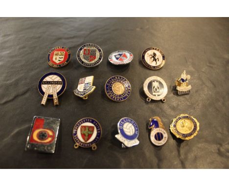 14 English football club supporters enamel badges - Southend, Gillingham, Aldershot and Colchester. 