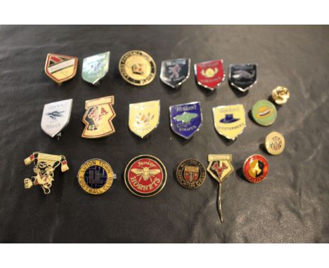 20 English football club supporters enamel badges - Watford and Luton.