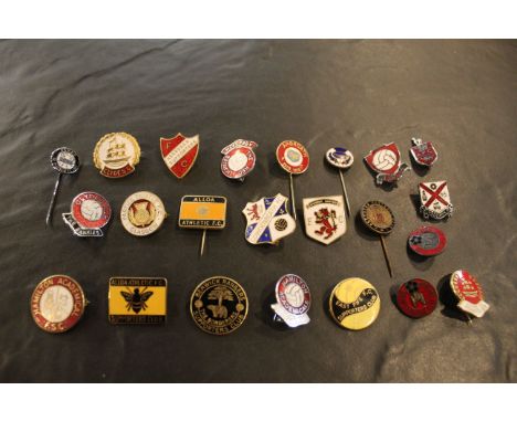 23 Scottish league football club supporters enamel badges, including Hamilton Academical, Berwick Rangers and Alloa Athletic 