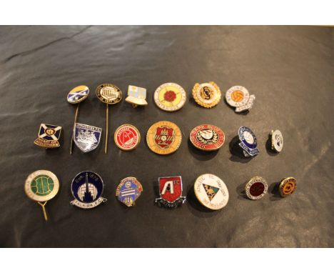 20 Scottish league football club supporters enamel badges including Dunfermline Athletic, Saint Miriam and Motherwell FC.  