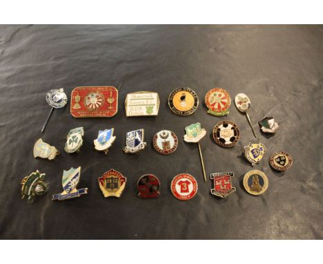 23 Irish league football supporters enamel badges including Portadown, Kilkenny City and Shamrock Rovers   