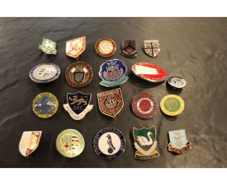 20 English non and lower league football clubs supporters enamel badges including Leatherhead, Grantham, Forest Green Rovers 