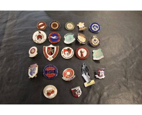22 English football clubs supporters enamel badges - Bournemouth, Portsmouth, Torquay, Plymouth, Brighton and Southampton. 