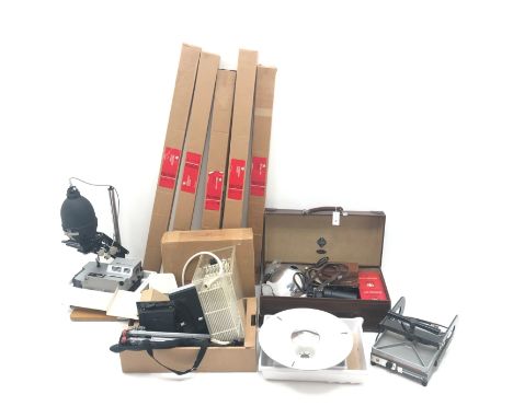 Noris Noimat deluxe D projector body, camera tripod, camera lighting shades, Paterson lighting stands and boom units, photo d