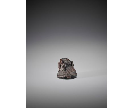   ALEXANDER DERKACHENKO: A BOXWOOD NETSUKE OF ONI WITH SHOKI  By Alexander Derkachenko  Ukraine, 2019    A famous scene of “O