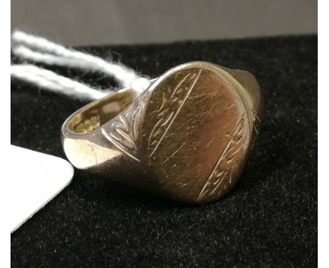9ct gold signet ring, size R, weight 5.2 grams