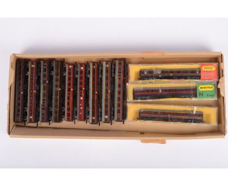 N Gauge BR Maroon Coaching Stock, various examples, Hornby Minitrix, N305 (3) one cased, 3001 (cased), 2937 (2) one cased, an