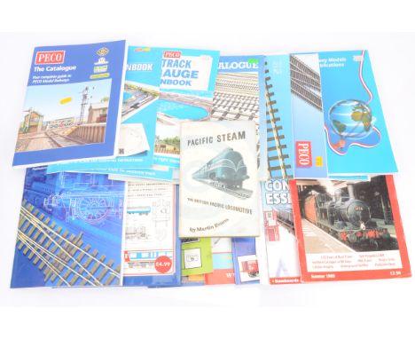 Various PECO Lima Dapol 00 N and  0 Gauge Product Catalogues and some books, Peco 1995-2016 (8), Peco Setrack Planbooks  00 (