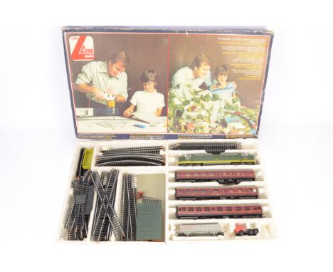 Lima 00 Gauge Talisman Train Set various Accessories and Hornby Airfix POLA Faller and Playcraft buildings and Accessories, T