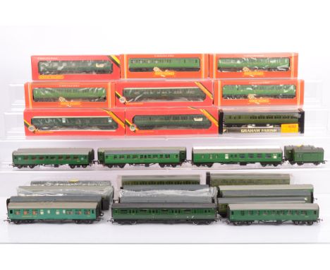 Tri-ang and Hornby 00 Gauge Southern Region and BR green Coaches and Graham Farish Suburban Coaches,  Hornby SR coaches with 