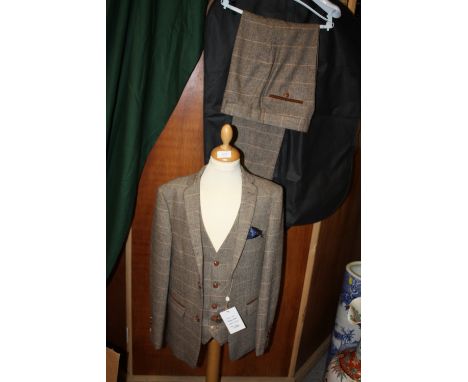 A MARC DARCY VINTAGE STYLE THREE PIECE VINTAGE STYLE BOYS SUIT SIZE 13R, new with tags