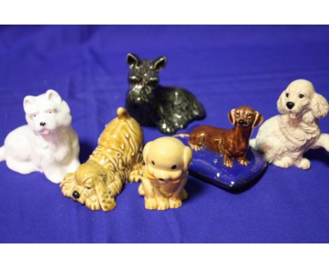 A COLLECTION OF WADE DOG FIGURES (6)