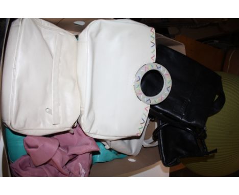 A SELECTION OF VINTAGE LADIES TULA AND RADLEY BAGS (6)