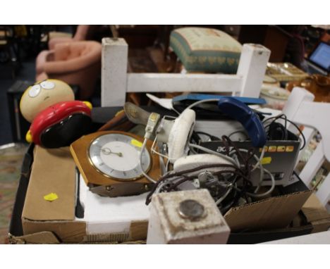 A TRAY OF ASSORTED COLLECTABLES TO INCLUDE JUGGLING BATONS, ASSORTED FANTASY CHESS PIECES, CLOCKS, AVIATION HEADPHONES ETC. 