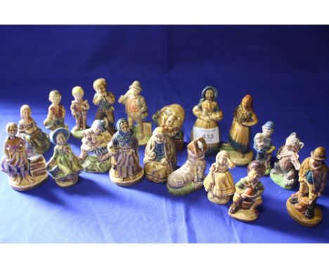 A COLLECTION OF 18 WADE CERAMIC FIGURES TO INCLUDE IRISH EXAMPLES