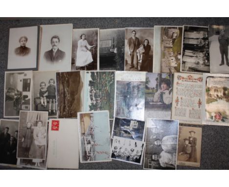A COLLECTION OF VINTAGE POSTCARDS, BLACK AND WHITE PHOTOGRAPHS ETC.