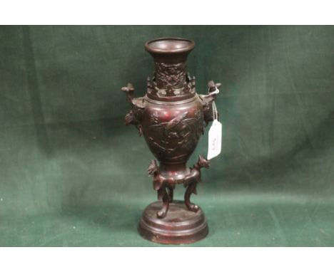 A CHINESE BRONZE VASE ON STAND, H 24.5 cm