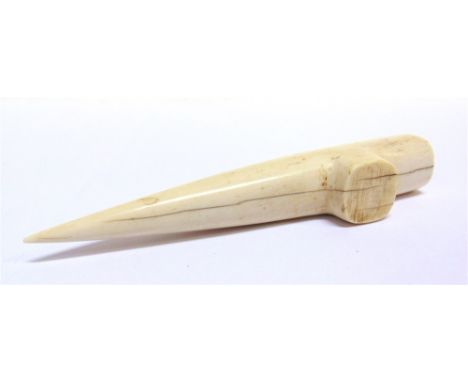 A MARINE IVORY SAILOR'S FID  12.5cm long.